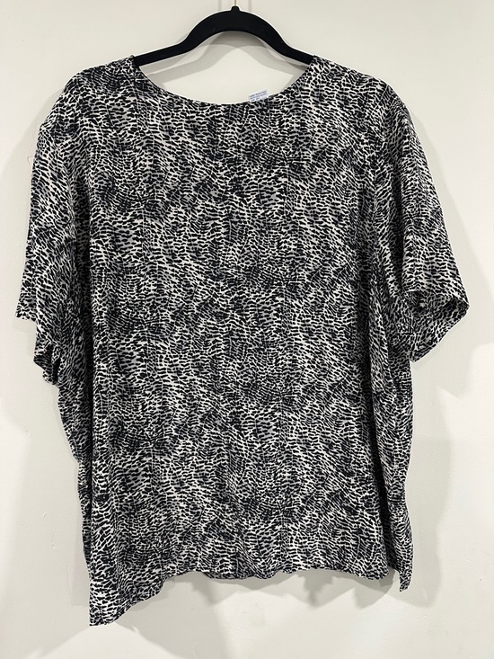 Anna&Frank woman Tops - Anna&Frank Black & White Short Sleeve leopard Printed top 100%silk vintage 22